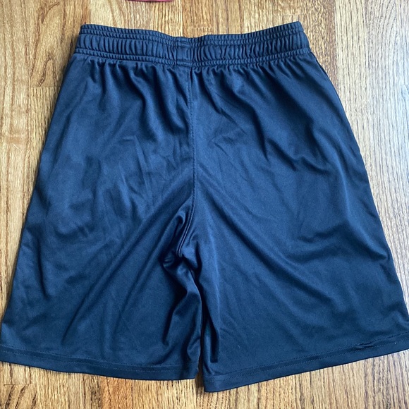 Gap & Under Armour Shorts Bundle - Picture 4 of 13